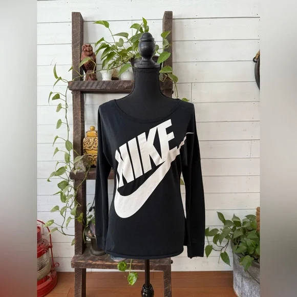 Nike Black Long Sleeve Top with White Logo - Picture 3 of 17